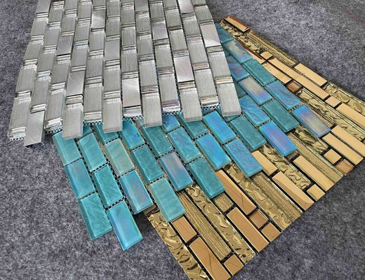 comprare Piastrelle di vetro di lusso da 8 mm 300x300 mm per piscine fabbricazione online