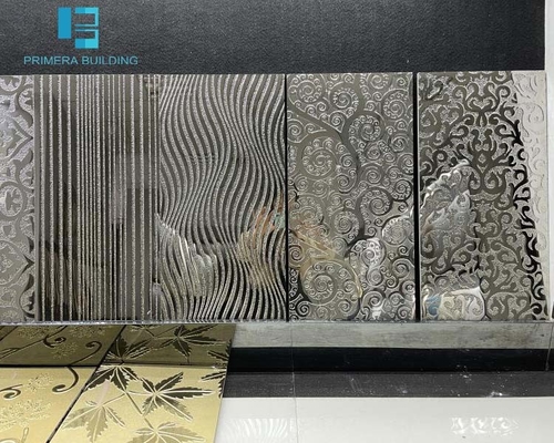 comprare la piastrella di ceramica 3D di 300x600mm ha lucidato lustrato con la linea decorazione dell'oro della parete fabbricazione online