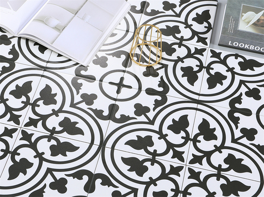 Bianco e nero 20x20cm Parete interna ecologica Piastrelle rustiche in ceramica floreale per soggiorno e balcone