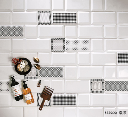 Attraenti, lucide piastrelle di decorazione per interni per bagno e cucina, certificate ISO9001