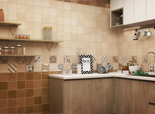 Piastrelle da parete in ceramica marrone 300x600 mm e piastrelle interne durevoli per il design della cucina
