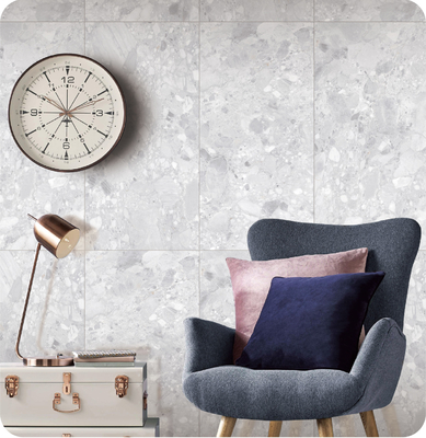 Grigia chiara 750x1500mm Pavimento interno ISO9001 Piastrelle e tessuti resistenti all'usura Terrazzo Baby Face Piastrelle di porcellana per bagno e edificio