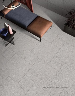 Piastrelle di parete interne di colore grigio chiaro e piastrelle di porcellana da 60x60 cm per design e doccia