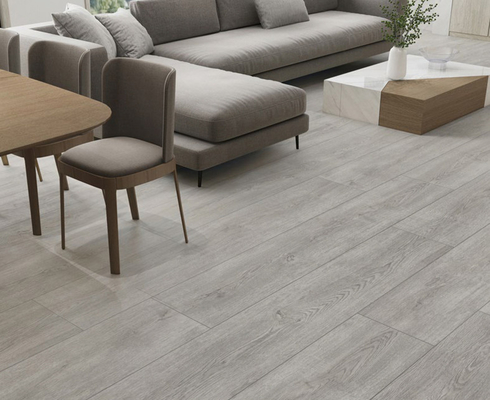 Piastrelle da pavimento gialle grigie e antibatteriche 250x1500mm strisce di porcellana di legno per soggiorno e cucina