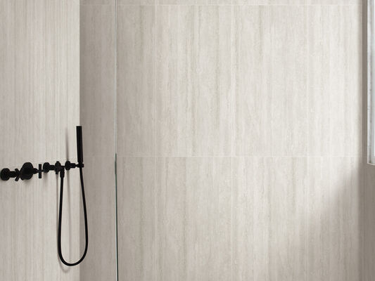 Pavimento interno antiscivolo Beige e grigio chiaro Travertino 600x1200mm Matt Porcellana Piastrelle Per Soggiorno