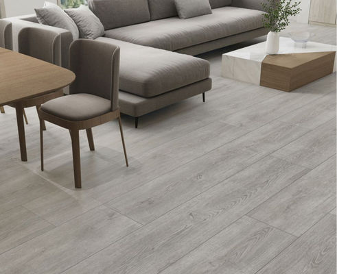 la lunghezza Grey Wood Wall Tiles, larghezza di 150cm di 4Pcs 25cm ha lustrato la piastrella per pavimento di legno di sguardo della porcellana